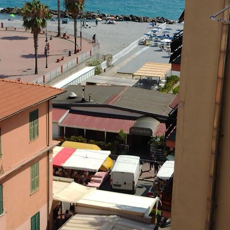 Casa Al Mare Lägenhet Ventimiglia Exteriör bild
