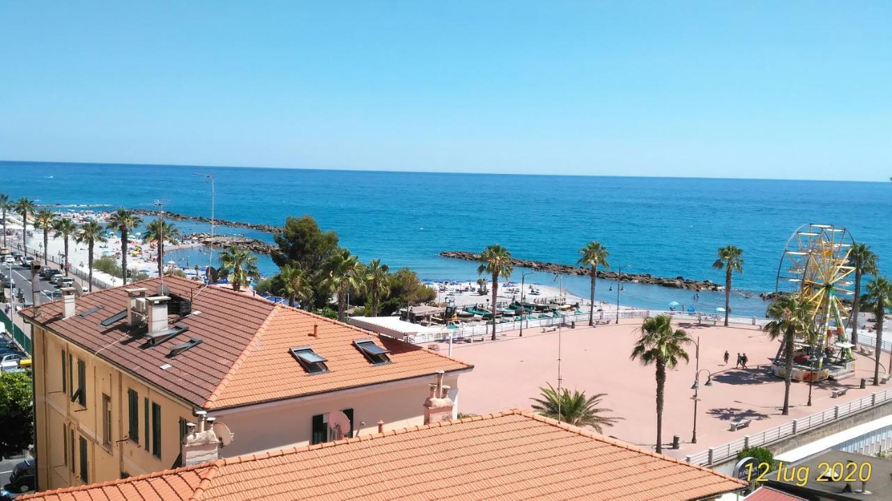 Casa Al Mare Lägenhet Ventimiglia Exteriör bild