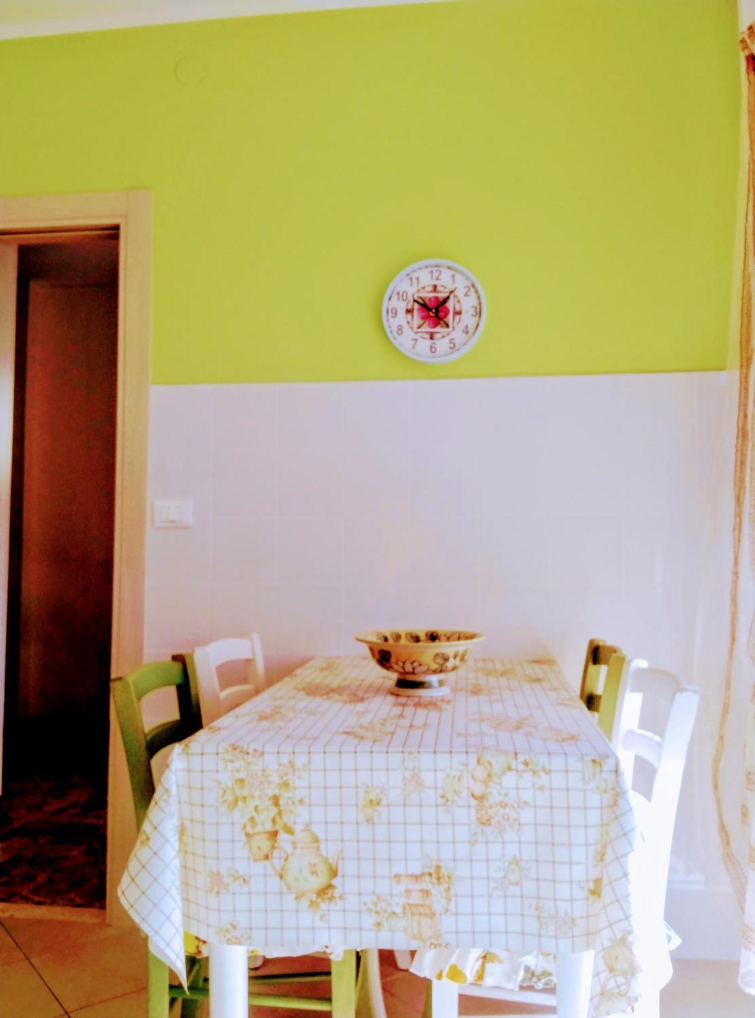 Casa Al Mare Lägenhet Ventimiglia Exteriör bild