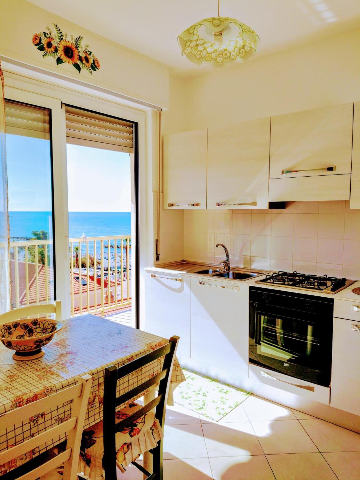 Casa Al Mare Lägenhet Ventimiglia Exteriör bild