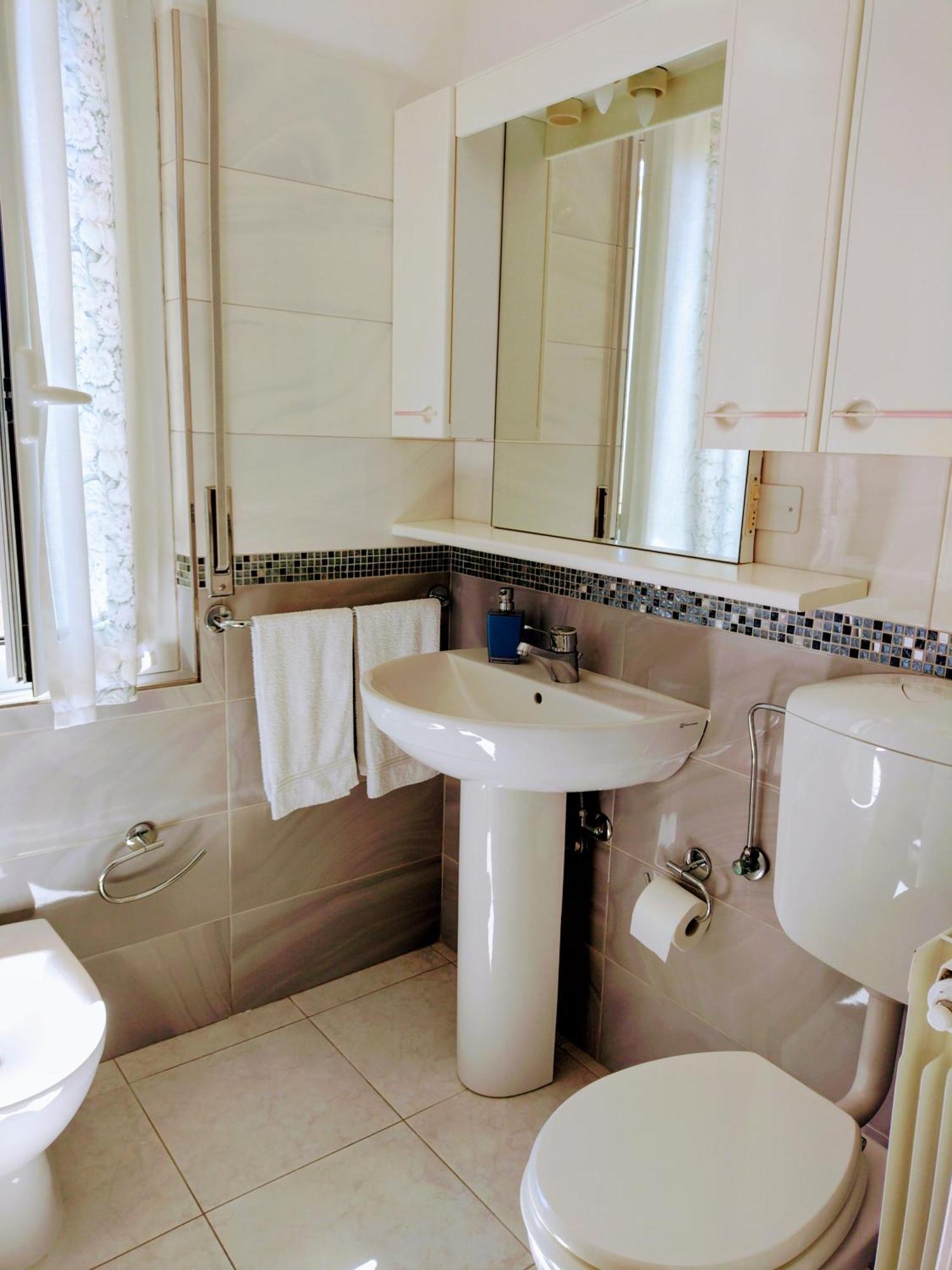Casa Al Mare Lägenhet Ventimiglia Exteriör bild